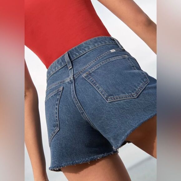 Aritzia Sunday Best 90's Medium Blue Cut Off Max Mid Rise Denim Shorts Size 28 - Picture 2 of 14